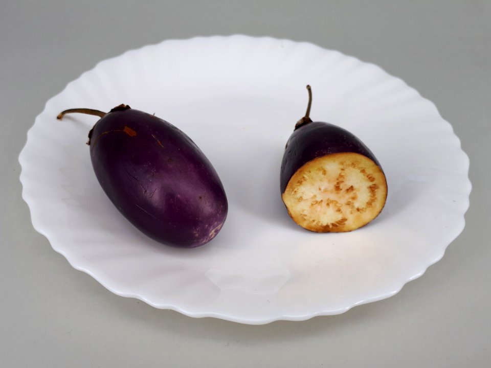 Small eggplant and cross section 2017 C