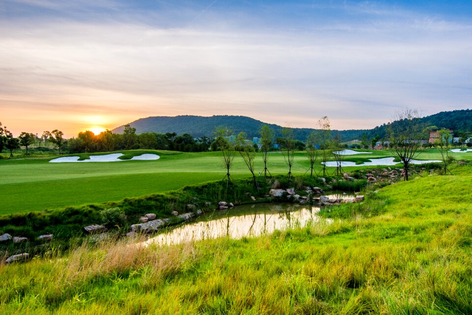 Golf blue sky white cloud