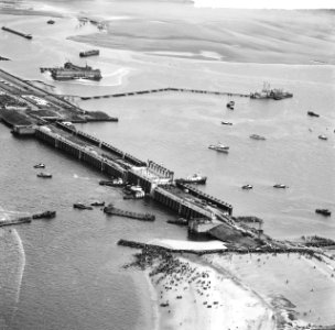 Sluiting Veerse Gat . Luchtfotos, Bestanddeelnr 912-4009