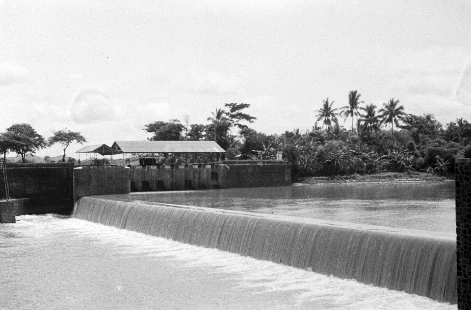 Sluis met waterval, Bestanddeelnr 1561-1-3
