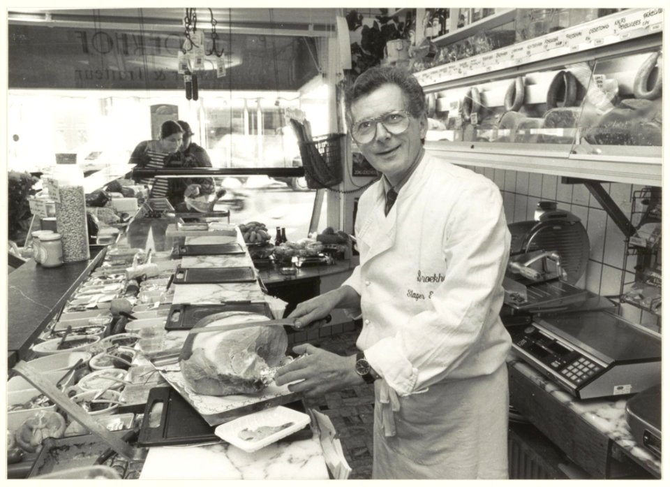 Slagerij Wim Broekhof, Kruisstraat 4. NL-HlmNHA 54023496