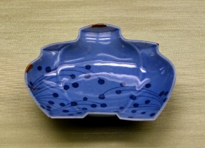 Small dish shaped like three pots with dewdrop design, Nabeshima ware, Edo period, 1600s AD, porcelain, cobalt glaze - Tokyo National Museum - Tokyo, Japan - DSC09504