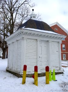 Small building - Becker College - Leicester, MA - DSC04155