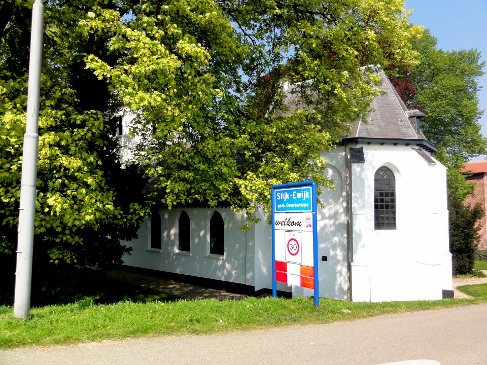 Slijk-Ewijk welkomstbord en NH kerk RM 36758