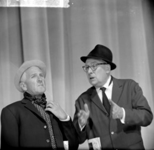 Sleeswijkrevue, Willy Walden en Piet Muyselaar in scene, Bestanddeelnr 916-8655