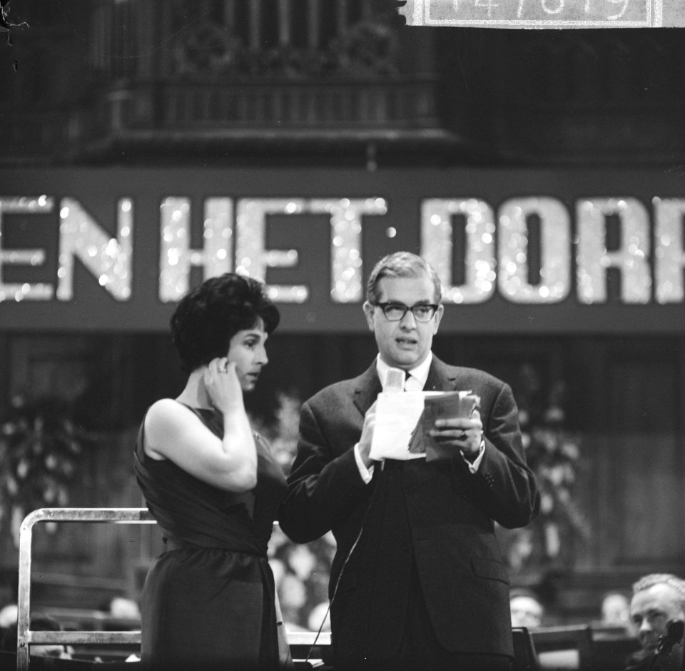 Slotavond in het Concertgebouw, Mies Bouwman en Dr. Klapwijk, Bestanddeelnr 914-7619