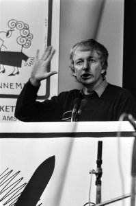 Slotmanifestatie volkspetitionnement in Den Haag Mient Jan Faber spreekt, Bestanddeelnr 933-4677