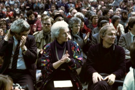 Slotmanifestatie Volkspetition nerent tegen kruisraketten v.l.n.r. Maarten van T, Bestanddeelnr 253-8944