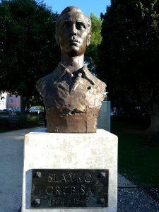 Slavko Grubisa - Titov park (Pula) 01