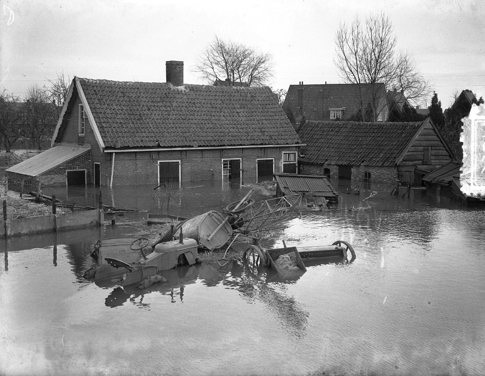 Slikkerveer overstroomde straat, Bestanddeelnr 905-5174