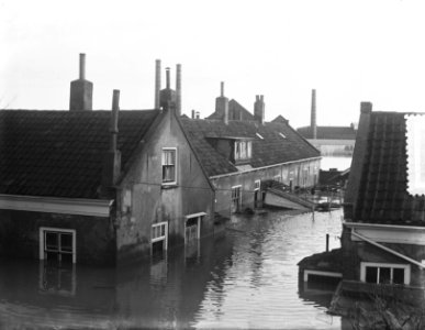 Slikkerveer overstroomde straat, Bestanddeelnr 905-5173