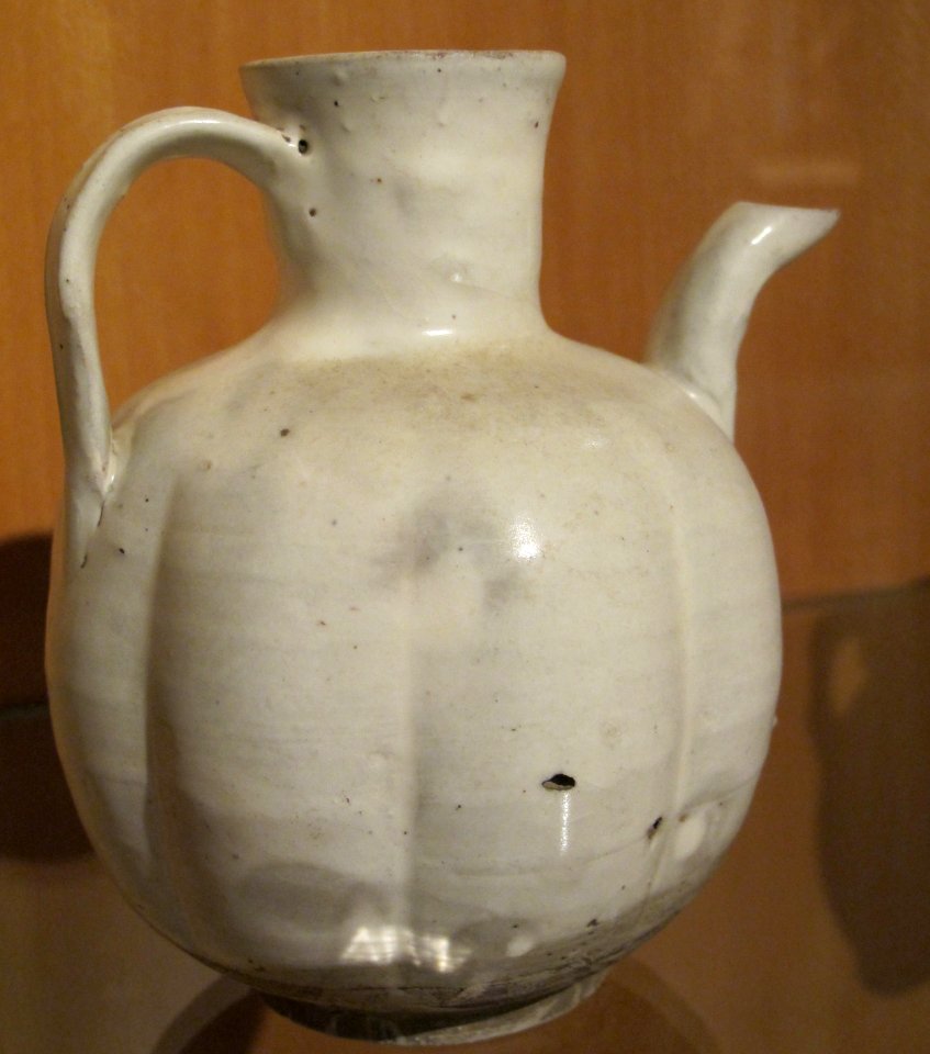 Song, aiguière ding Ding Hebei grès porcelaineux Musée Labit D70180