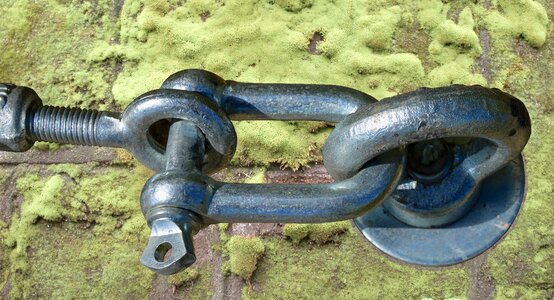 Rope tensioner metal connection
