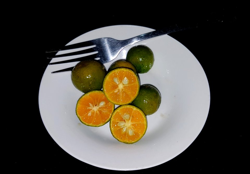Sliced calamansi (Philippines) 0