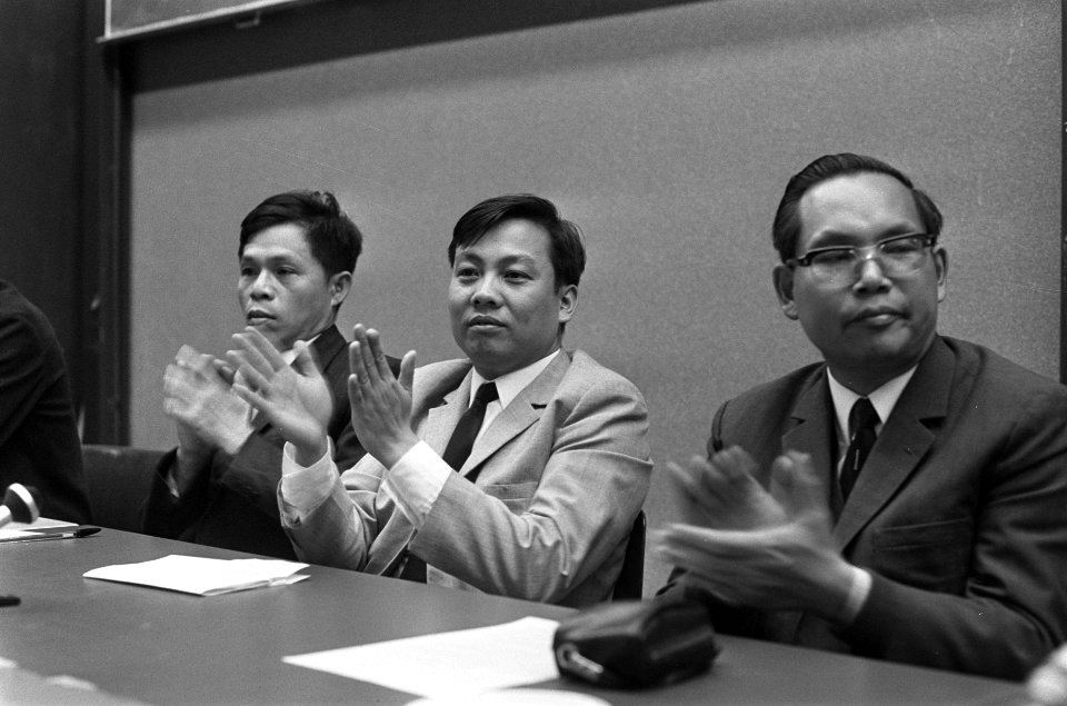Slotbijeenkomst Vietnamdag van de Gemeentelijke Universit Amsterdam, Bestanddeelnr 926-4368