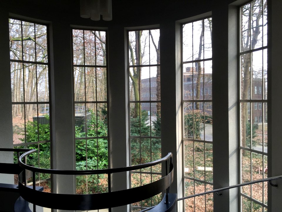 Slingertrap Voorlichtingsgebouw KEMA