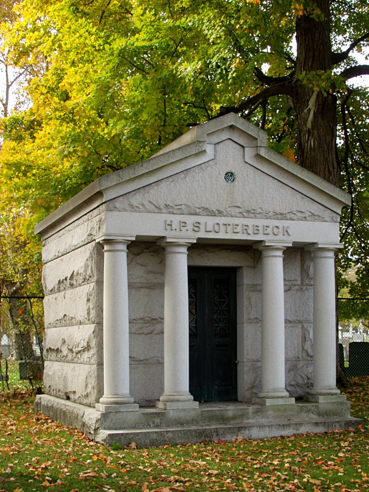 Sloterbeck (H. P.) Mausoleum, Allegheny Cemetery, 2015-10-27, 02