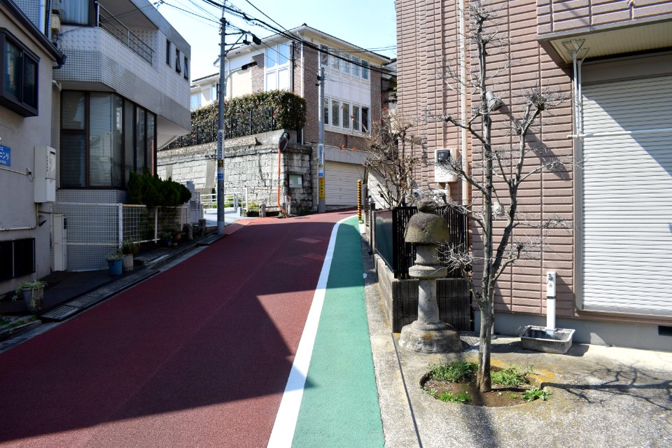 Slope in Motoazabu near abandoned school