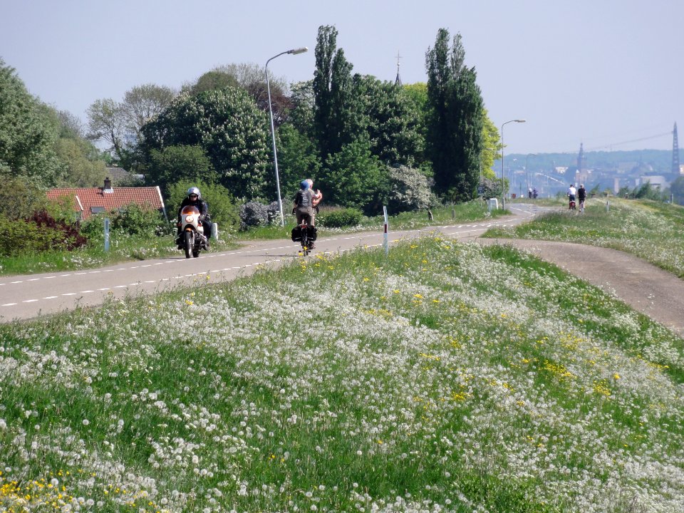 Slijk-Ewijk fietstoerisme op Waaldijk