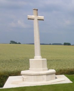 Sommaing (Nord, Fr) Cannonne Farm 1918 British Cemetery CWGC (2) (cropped) photo