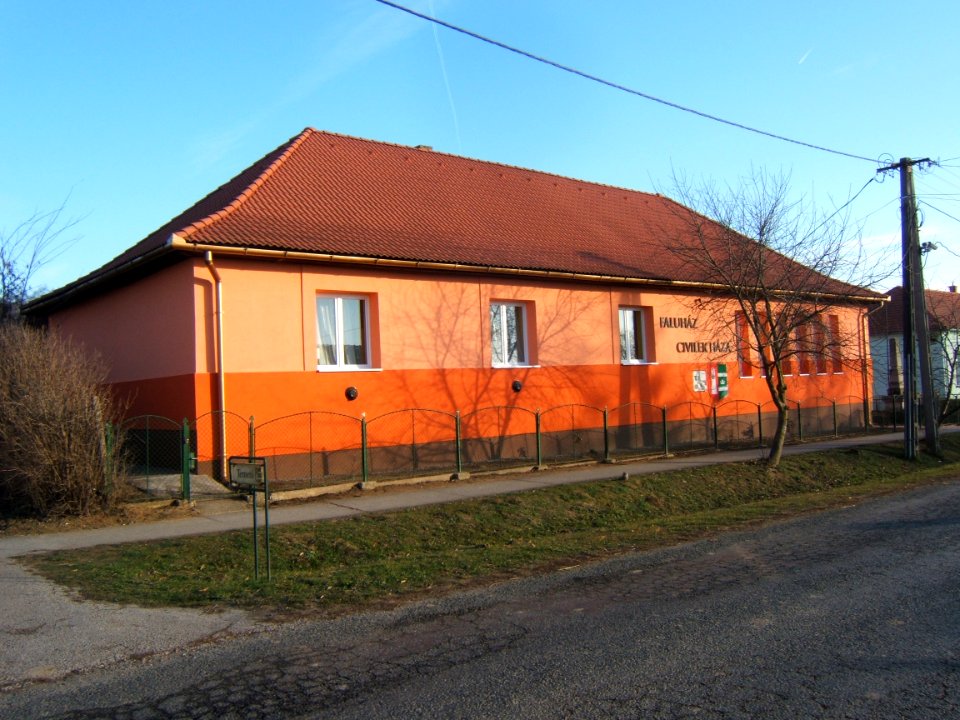 Somodor, faluház