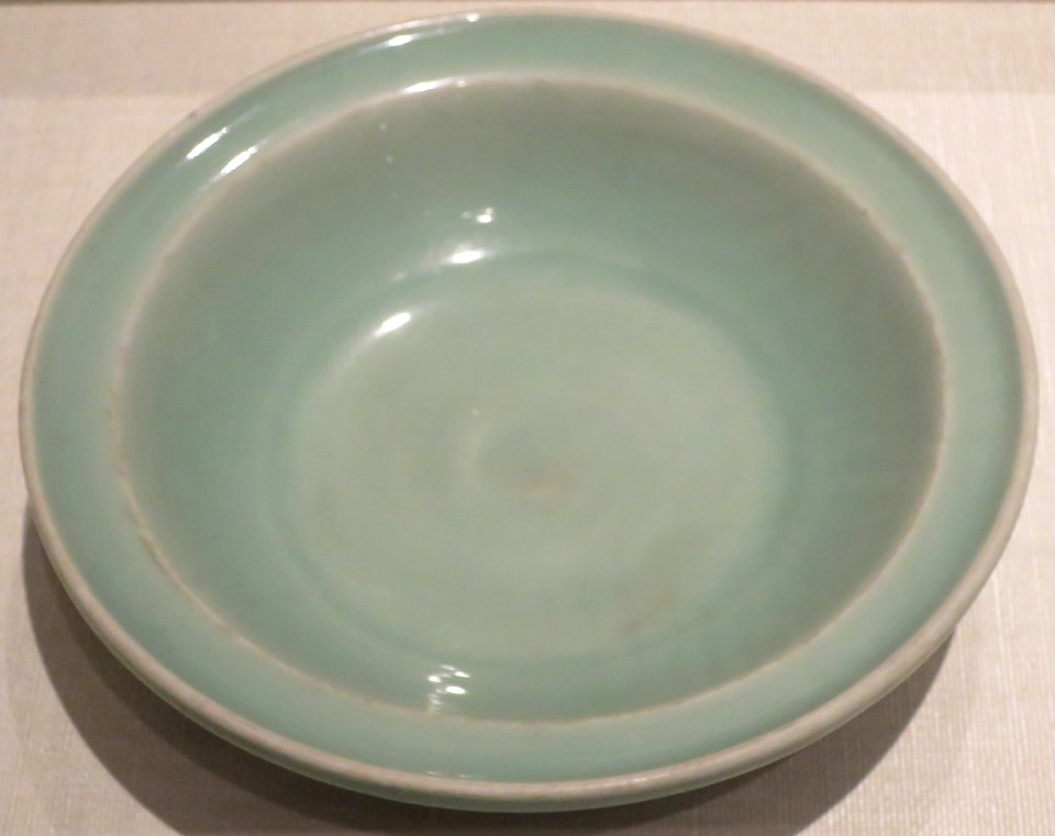 Song dynasty bowl, stoneware with celadon glaze, Honolulu Museum of Art 3752.1