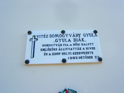 Somogyvár, tábla a templomon