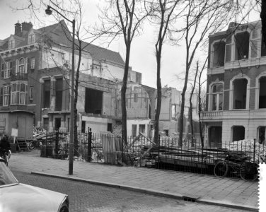 Slopen van huizen aan de Westersingel voor de doorbraak naar de Westblaak te Rot, Bestanddeelnr 912-1216