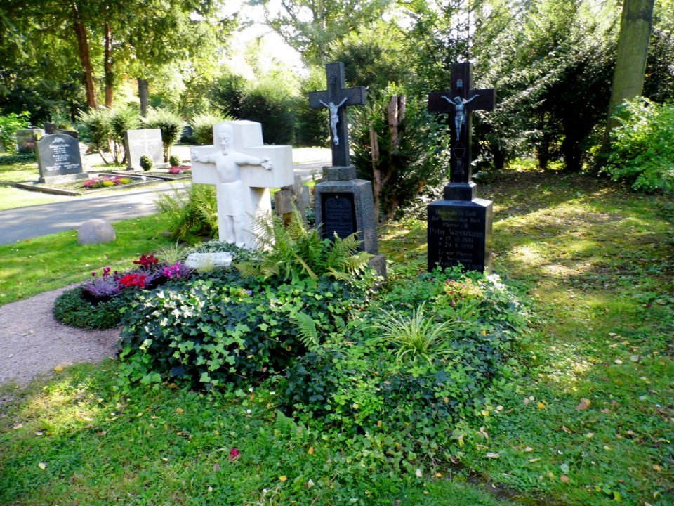 Sossenheim, Friedhof, Gräber der Pfarrer