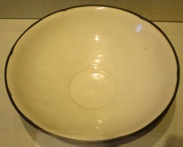 Song dynasty bowl, porcelain with glaze, Honolulu Museum of Art 4129.1
