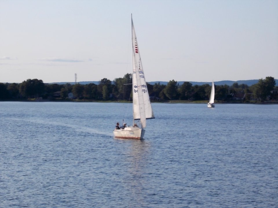 Sonar sailboat 3's Company 2535