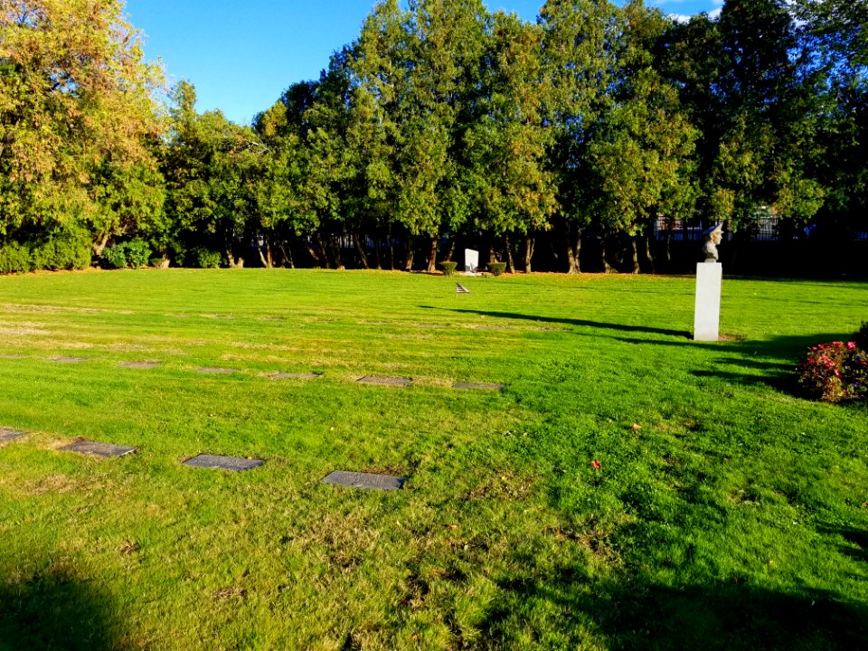 Somerville Veterans Memorial Cemetery - Somerville, MA - 20191023 162701