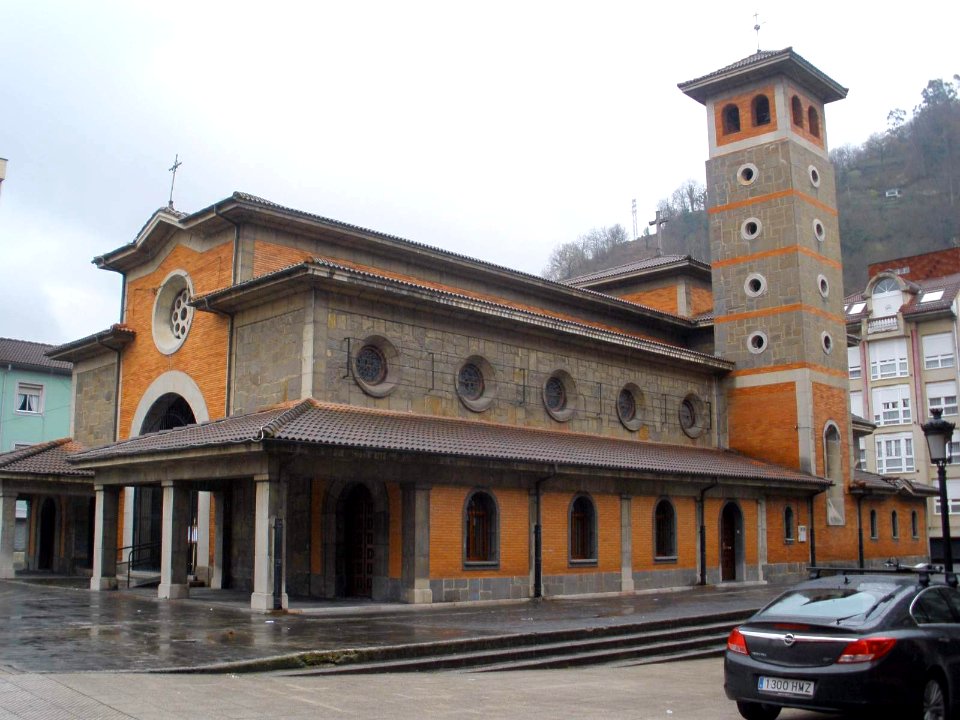Sotrondio (San Martín del Rey Aurelio) - Iglesia de San Martín de Tours 2