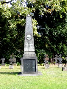 Sossenheim, Kurmainzer Friedhof, Heldenfriedhof (1)