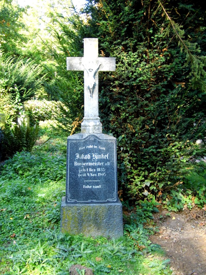 Sossenheim, Grab Bürgermeister Jakob Kinkel