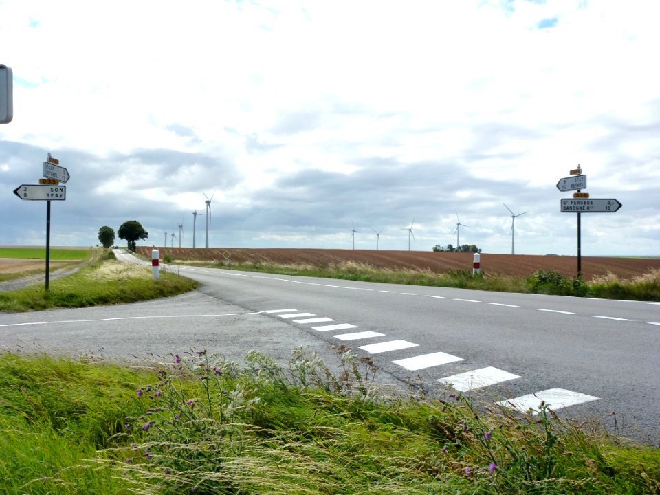 Son (Ardennes) Éoliennes entre Son, Écly et Saint-Fergeux