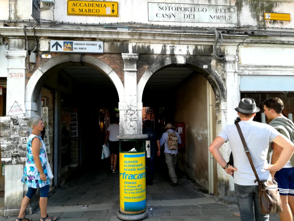 Sotoportego del Casin dei Nobili (VE) 01
