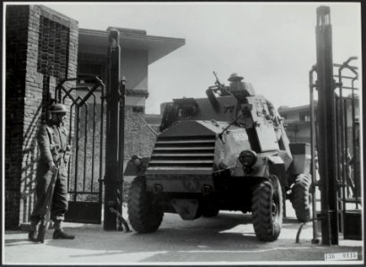 Soldaten, tanks, conferenties, Bestanddeelnr 136-0115