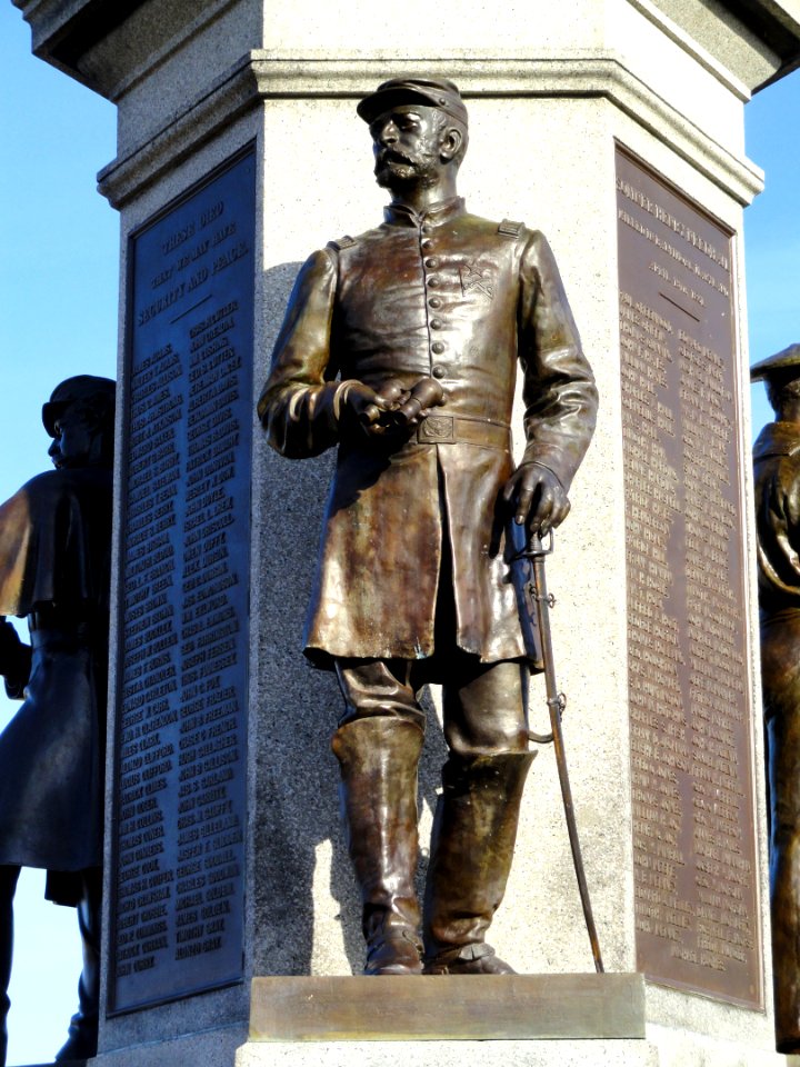Soldiers and Sailors Monument - sculpture - Lawrence, MA - DSC03561