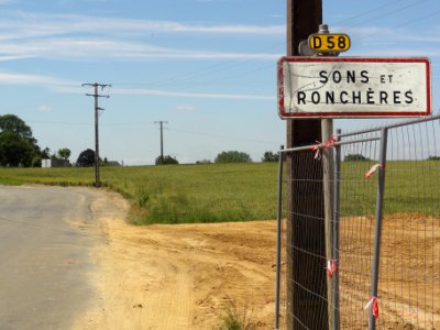 Sons-et-Ronchères (Aisne) city limit sign