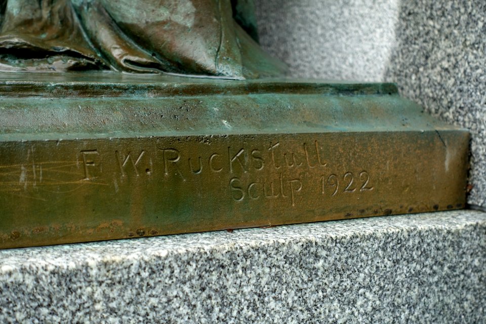 Soldiers Monument signature by Frederick Wellington Ruckstull, sculpted 1922, granite and bronze DSC04171