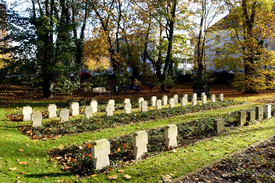 Soldiers graves (unknown) - Katharinenfriedhof Garnisonfriedhof - Braunschweig, Germany - DSC04419