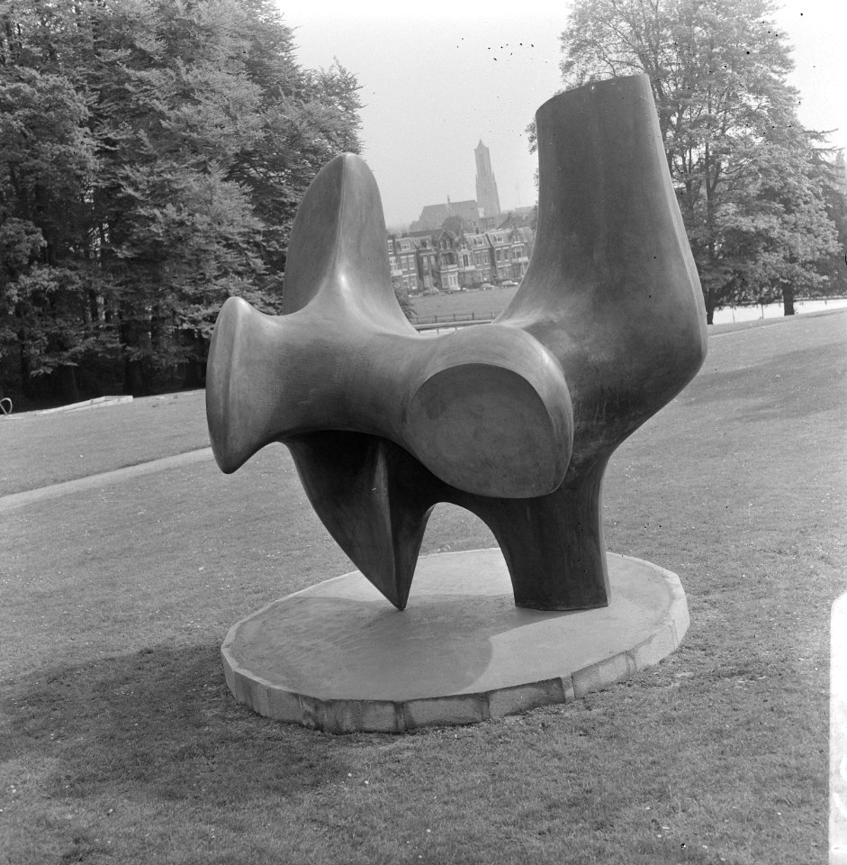 Sonsbeek 1966, expositie, werk van Henry Moore, Bestanddeelnr 919-1637