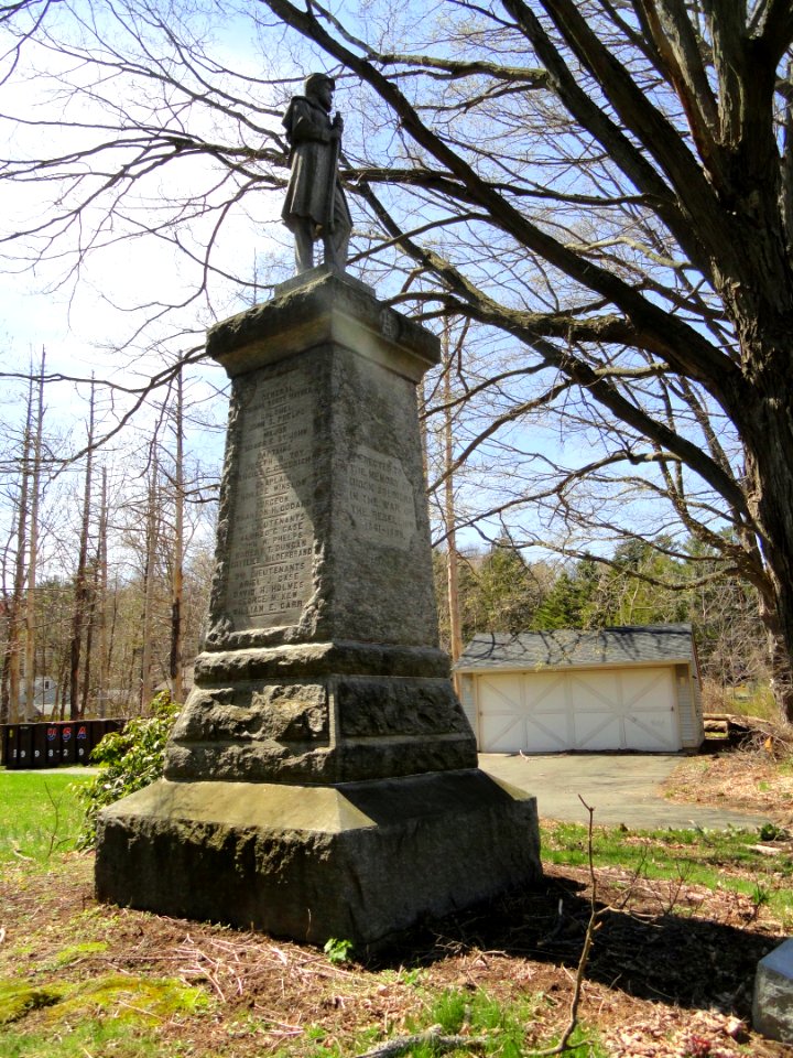Soldiers Monument - Weatogue, Simsbury, Connecticut - DSC09356