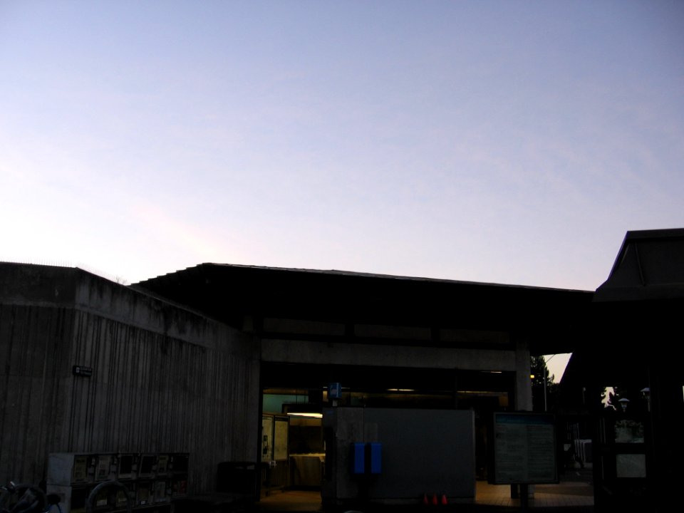 South Hayward station 2582 08
