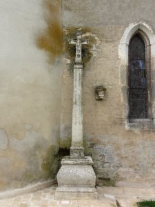 Sorcy-Saint-Martin (Meuse) église Saint-Martin MH (04) et croix