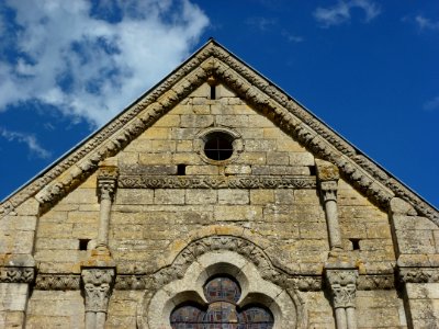 Sorcy-Bauthémont (Ardennes) église Notre-Dame, pignon de la façade