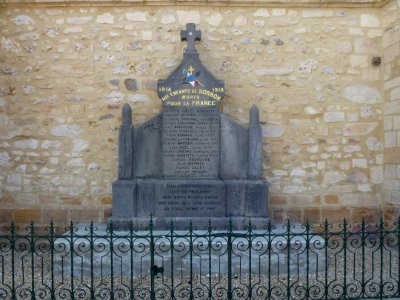 Sorbon (Ardennes) monument aux morts