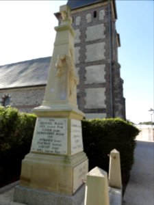 Sorquainville (Seine-Mar.) monument aux morts (02)