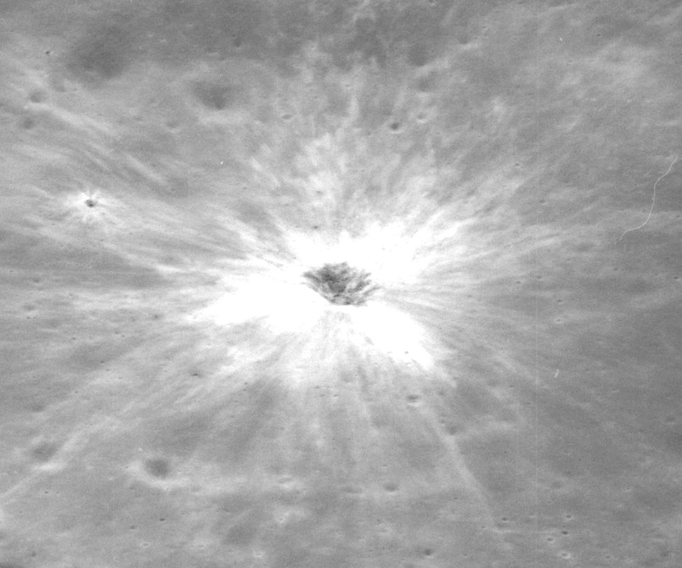 South Ray crater AS14-69-9535